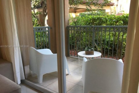 Copropriété à louer à Aventura, Floride: 3 chambres, 122.63 m2 № 2193955 - photo 4