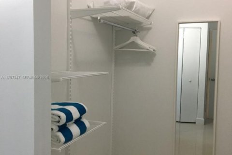 Copropriété à louer à Aventura, Floride: 3 chambres, 122.63 m2 № 2193955 - photo 15