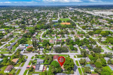Propiedad comercial en venta en Lauderhill, Florida, 113.9 m2 № 2060159 - foto 25
