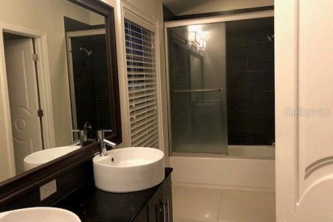 Adosado en alquiler en Orlando, Florida, 2 dormitorios, 113.25 m2 № 2387465 - foto 9