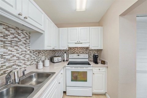 Copropriété à vendre à Tampa, Floride: 2 chambres, 77.76 m2 № 1909901 - photo 7