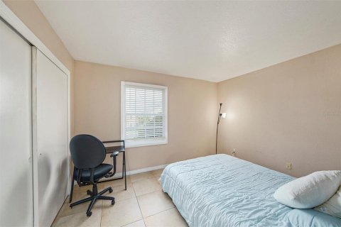 Copropriété à vendre à Tampa, Floride: 2 chambres, 77.76 m2 № 1909901 - photo 12