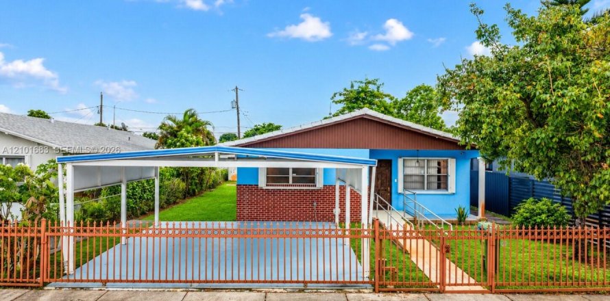 Casa en Hialeah, Florida 3 dormitorios, 132.85 m2 № 2412121