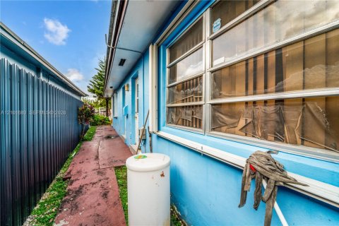 Casa en venta en Hialeah, Florida, 3 dormitorios, 132.85 m2 № 2412121 - foto 23