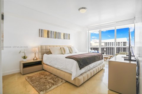 Condo in Hallandale Beach, Florida, 3 bedrooms  № 2053051 - photo 20