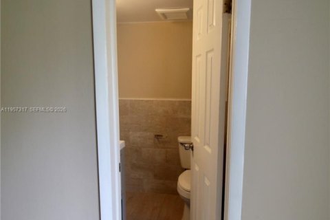 Apartamento en alquiler en Miami, Florida, 1 dormitorio, 1355.07 m2 № 2011428 - foto 19