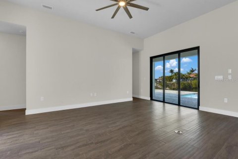 Casa en venta en Port Charlotte, Florida, 4 dormitorios, 187.01 m2 № 1831968 - foto 12