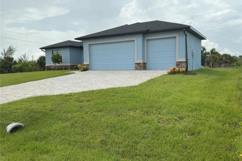 Casa en venta en Port Charlotte, Florida, 4 dormitorios, 187.01 m2 № 1831968 - foto 1