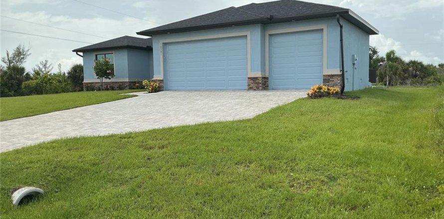 Casa en Port Charlotte, Florida 4 dormitorios, 187.01 m2 № 1831968