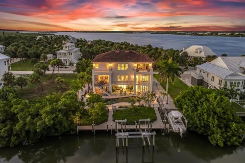 Villa ou maison à Placida, Floride 4 chambres, 404.68 m2 № 2427324