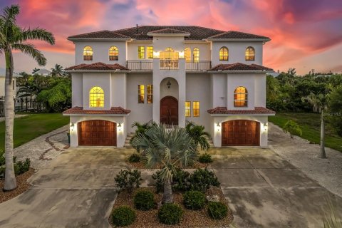 Villa ou maison à vendre à Placida, Floride: 4 chambres, 404.68 m2 № 2427324 - photo 2