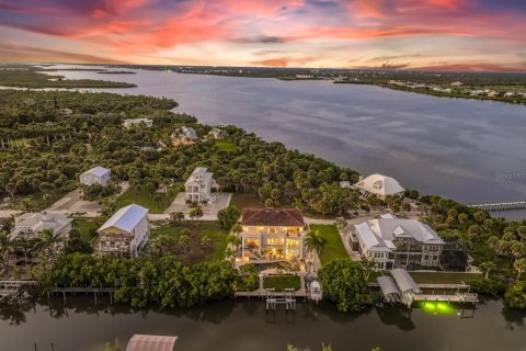 Villa ou maison à vendre à Placida, Floride: 4 chambres, 404.68 m2 № 2427324 - photo 9