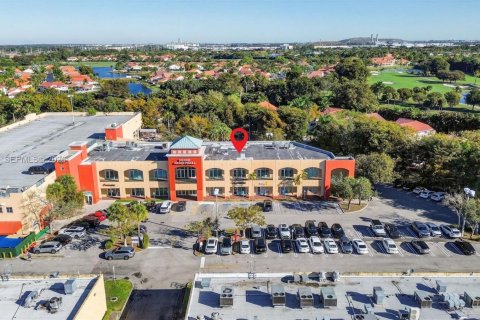 Купить коммерческую недвижимость в Дорал, Флорида № 2042400 - фото 16