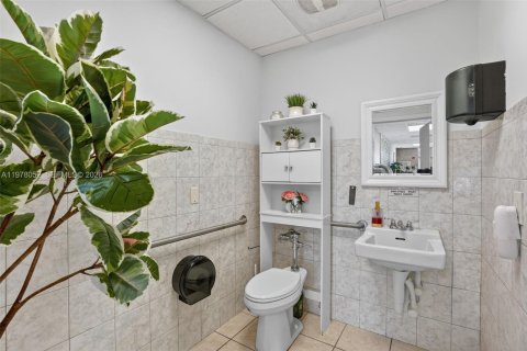 Купить коммерческую недвижимость в Дорал, Флорида № 2042400 - фото 13