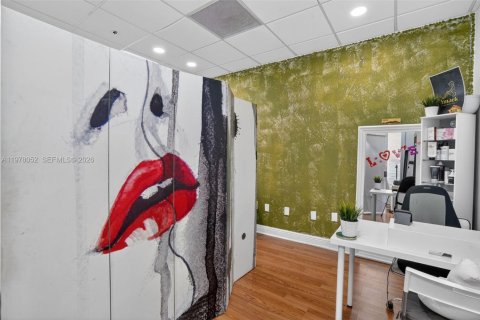 Купить коммерческую недвижимость в Дорал, Флорида № 2042400 - фото 6