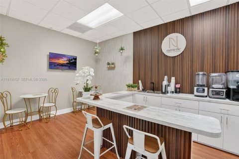 Купить коммерческую недвижимость в Дорал, Флорида № 2042400 - фото 11