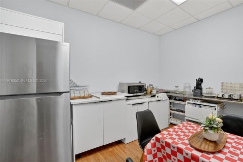 Купить коммерческую недвижимость в Дорал, Флорида № 2042400 - фото 10