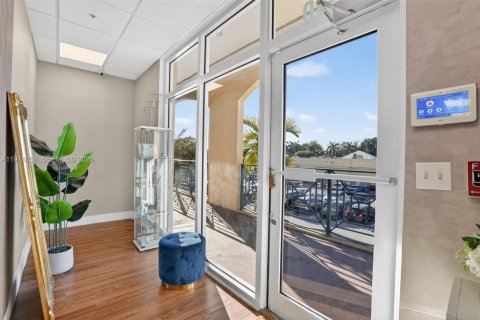 Купить коммерческую недвижимость в Дорал, Флорида № 2042400 - фото 8