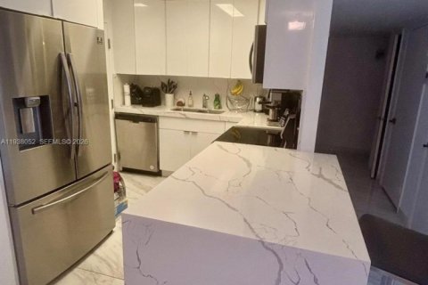 Condominio en Bay Harbor Islands, Florida, 2 dormitorios  № 1995811