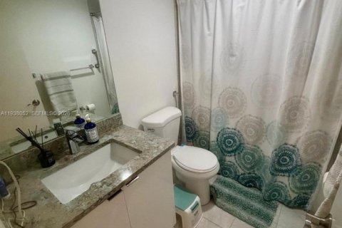 Condominio en alquiler en Bay Harbor Islands, Florida, 2 dormitorios, 120.77 m2 № 1995811 - foto 25