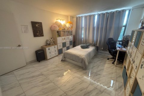 Condominio en alquiler en Bay Harbor Islands, Florida, 2 dormitorios, 120.77 m2 № 1995811 - foto 19