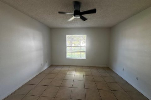 House in Palm Coast, Florida 4 bedrooms, 154.22 sq.m. № 2195240 - photo 7