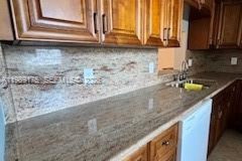 Condominio en venta en Hallandale Beach, Florida, 2 dormitorios, 101.45 m2 № 2255372 - foto 4