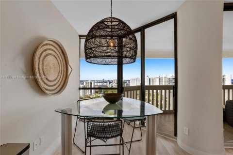 Condominio en venta en Aventura, Florida, 2 dormitorios, 162.58 m2 № 1927762 - foto 12