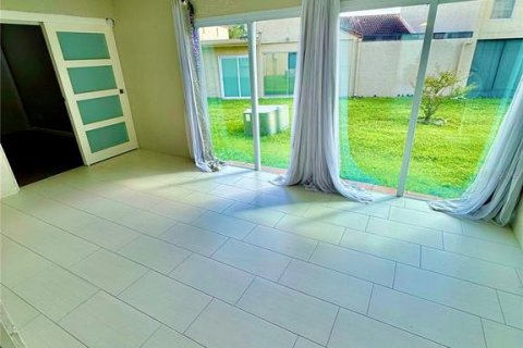 Copropriété à louer à Casselberry, Floride: 2 chambres, 130.43 m2 № 2388922 - photo 6