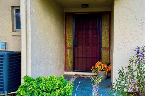 Copropriété à louer à Casselberry, Floride: 2 chambres, 130.43 m2 № 2388922 - photo 2