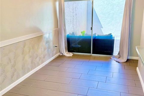 Copropriété à louer à Casselberry, Floride: 2 chambres, 130.43 m2 № 2388922 - photo 4