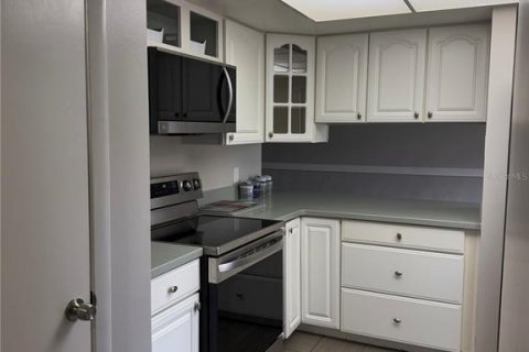Copropriété à louer à Casselberry, Floride: 2 chambres, 130.43 m2 № 2388922 - photo 7