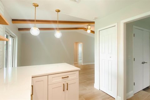 House in Sarasota, Florida 3 bedrooms, 123.1 sq.m. № 1837104 - photo 7