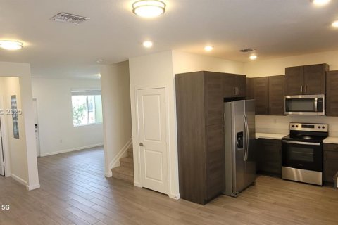 Adosado en alquiler en Homestead, Florida, 3 dormitorios, 120.96 m2 № 1993712 - foto 3