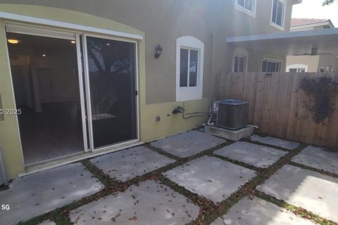 Adosado en alquiler en Homestead, Florida, 3 dormitorios, 120.96 m2 № 1993712 - foto 7