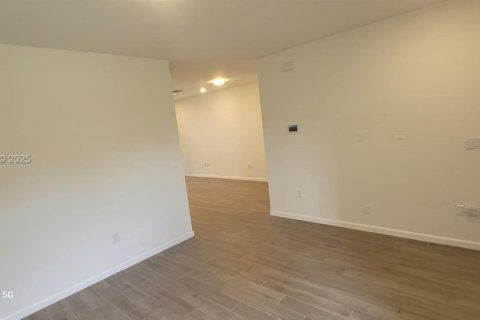 Adosado en alquiler en Homestead, Florida, 3 dormitorios, 120.96 m2 № 1993712 - foto 10