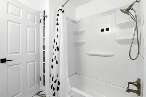 Casa en venta en Orlando, Florida, 4 dormitorios, 184.13 m2 № 1802002 - foto 13