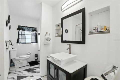 Casa en venta en Orlando, Florida, 4 dormitorios, 184.13 m2 № 1802002 - foto 12