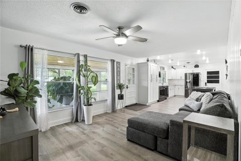 Casa en venta en Orlando, Florida, 4 dormitorios, 184.13 m2 № 1802002 - foto 3