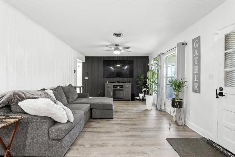 Casa en venta en Orlando, Florida, 4 dormitorios, 184.13 m2 № 1802002 - foto 6