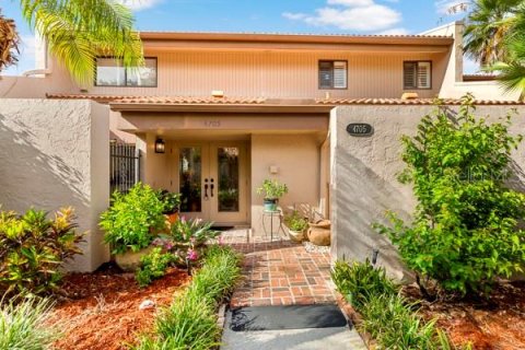 Townhouse in Fort Myers, Florida 3 bedrooms, 255.39 sq.m. № 2395552 - photo 3