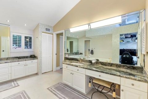 Townhouse in Fort Myers, Florida 3 bedrooms, 255.39 sq.m. № 2395552 - photo 28