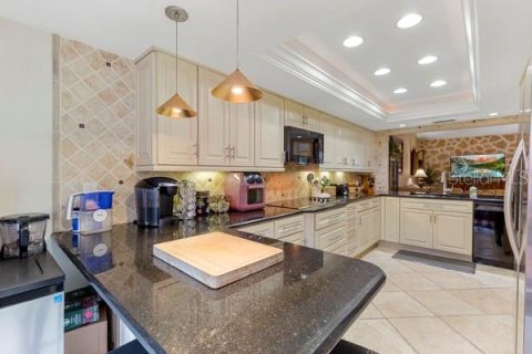 Townhouse in Fort Myers, Florida 3 bedrooms, 255.39 sq.m. № 2395552 - photo 12