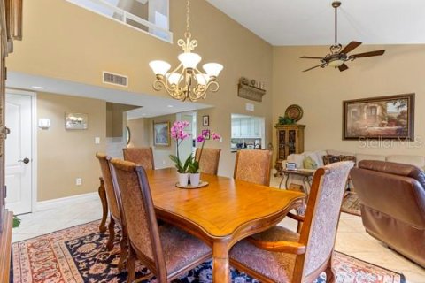 Townhouse in Fort Myers, Florida 3 bedrooms, 255.39 sq.m. № 2395552 - photo 8