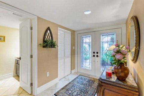 Townhouse in Fort Myers, Florida 3 bedrooms, 255.39 sq.m. № 2395552 - photo 4