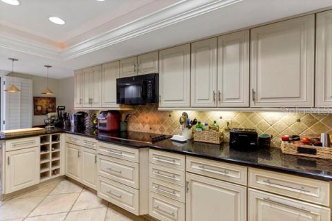 Townhouse in Fort Myers, Florida 3 bedrooms, 255.39 sq.m. № 2395552 - photo 9