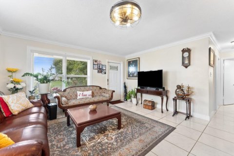 Villa ou maison à vendre à Tamarac, Floride: 2 chambres, 86.4 m2 № 2146369 - photo 6