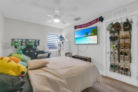 Casa en venta en Miami, Florida, 5 dormitorios, 193.98 m2 № 2007728 - foto 26