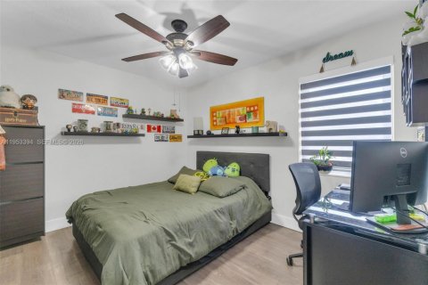 Casa en venta en Miami, Florida, 5 dormitorios, 193.98 m2 № 2007728 - foto 22