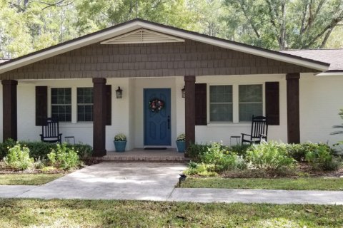 House in Callahan, Florida 4 bedrooms, 284.93 sq.m. № 817824 - photo 1